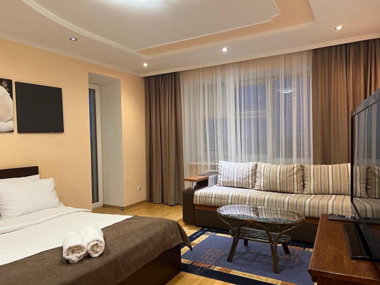 Апартаменти Ternopil Ngoại thất bức ảnh